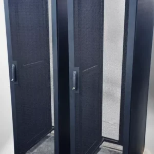 W38 Rack Small Server: Compacto, Resistente e Ideal para Infraestruturas de TI